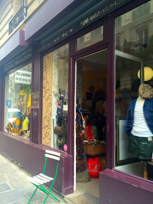 アンチルイユ Antirouille 明るく前向き、パリの古着屋!_a0231632_00123237.jpg