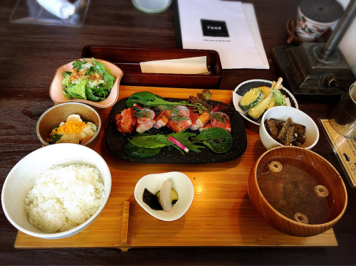 食堂カフェ いちしな_e0292546_05384745.jpg