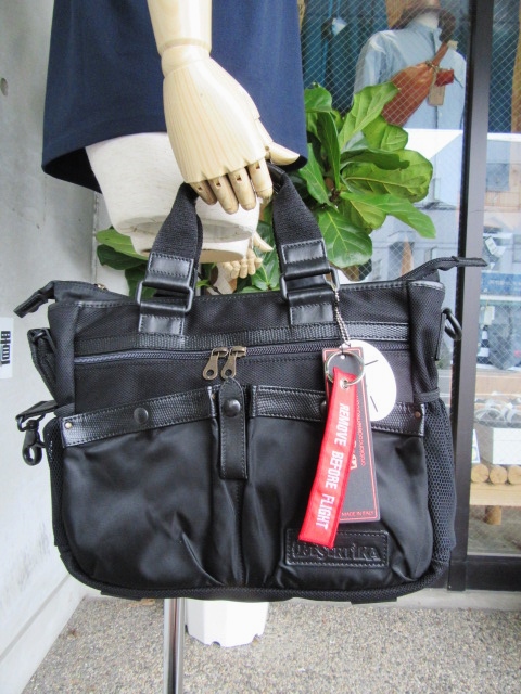 今時期に丁度好い本格イタリーBAG:DESERTIKA (MADE in ITALY)!★!_d0152280_22125230.jpg