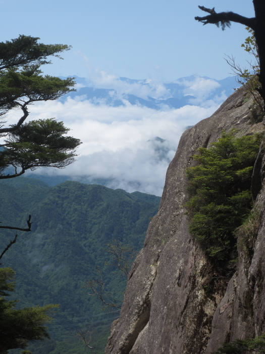 瑞牆山　前編　山頂へ_b0339488_21423332.jpg