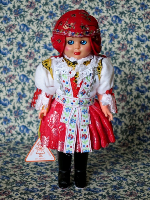チェコのスリープ アイの民族衣装人形 Der Liebling 蚤の市フリークの雑貨手帖2冊目