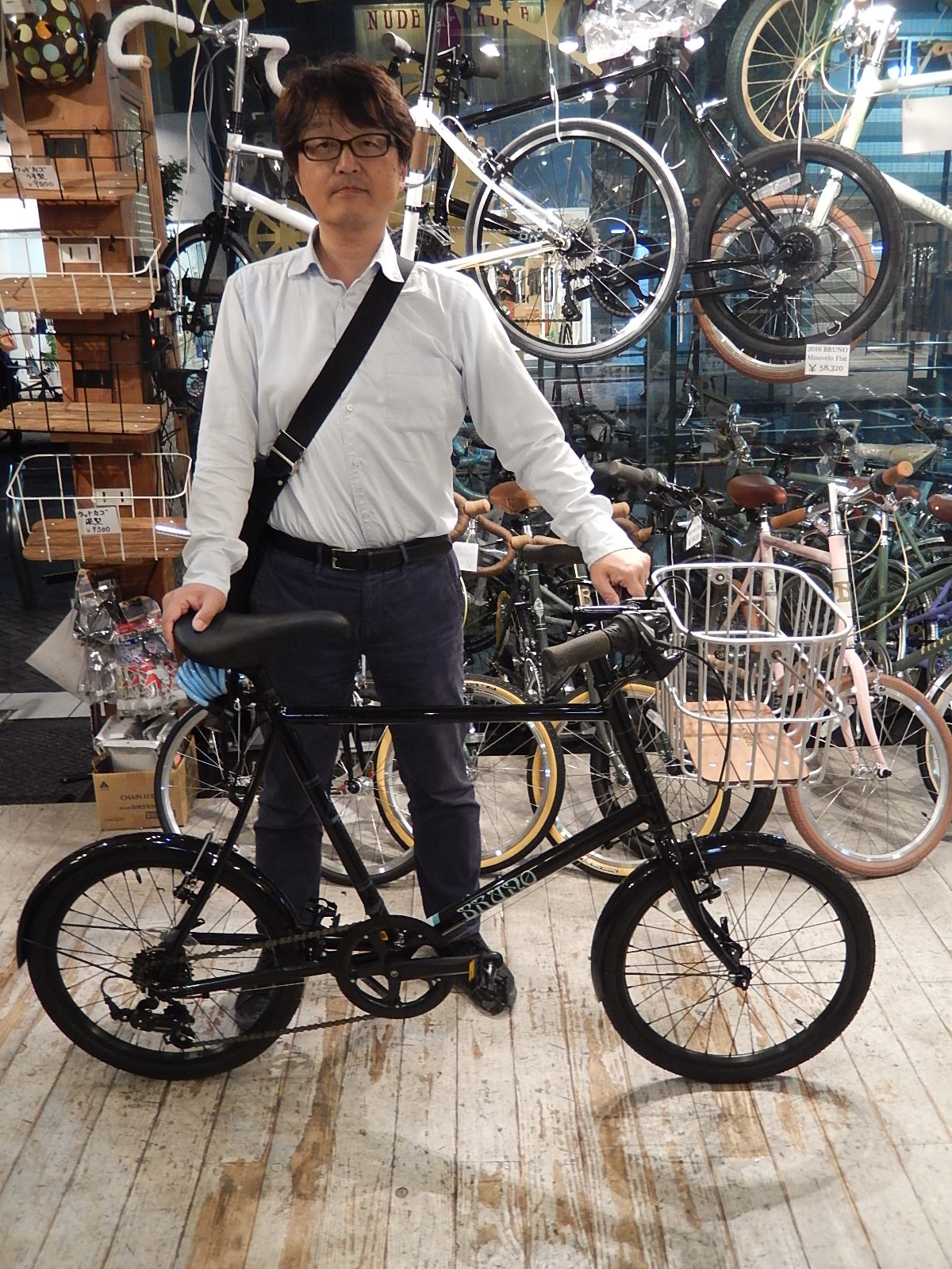 6月8日 渋谷 原宿 の自転車屋 FLAME bike前です_e0188759_1624463.jpg
