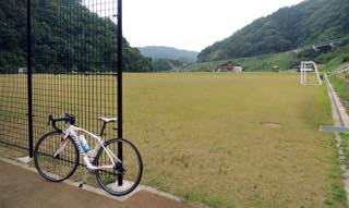 夏至に向かってますます長くなる一日......暗くなる..._b0194185_2237779.jpg