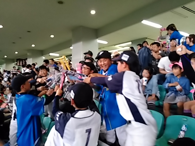 野球観戦!_d0010630_4443895.jpg