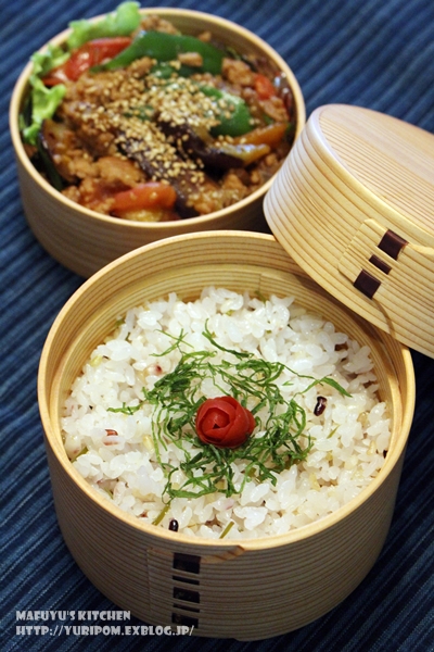 雑穀ご飯と食べたい…！茄子と野菜のピリ辛味噌炒め。_e0192461_234703.jpg