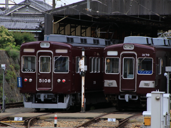 能勢51０８F　平野車庫にて_d0202264_1632588.jpg