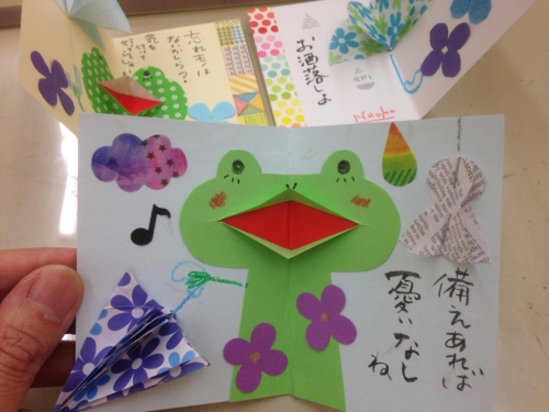 梅雨の飛び出すカード。傘とカエル_e0136066_16391795.jpg
