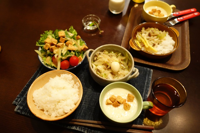 クルトン目的でサラダとスープ あすに架けるメシ Bridge To A Brand New Day クルトン目的でサラダとスープ あすに架けるメシ Bridge To A Brand New Day