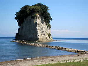 奥能登・珠洲「見附島」を眺めながら見附茶屋でお昼ごはん♪_a0177205_22173720.jpg