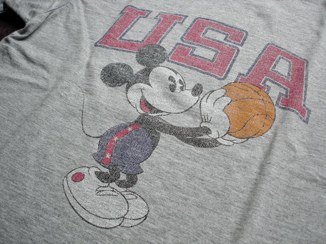 NEW : Champion [Mickey Mouse Basketball] Tee [Men’s & Ladie’s] !!_a0132147_12382699.jpg