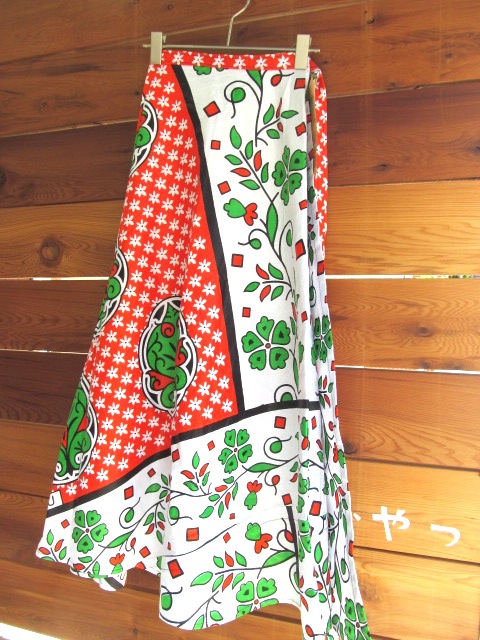 樹あかり(JUAKALI)もお洋服を提案、力強いテキスタイル_f0129557_1503772.jpg