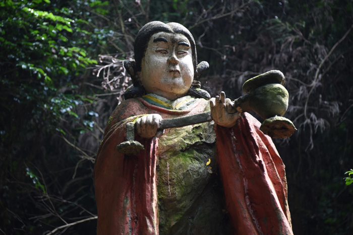 広島呉の珍寺!未完成の大仏がある源宗坊寺_e0171573_20135574.jpg