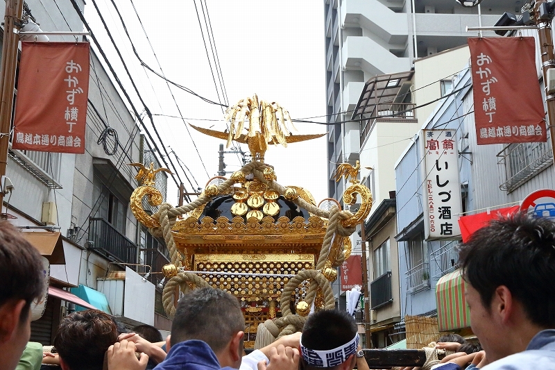 鳥越神社の本社神輿は 昔より千貫神輿と言われますが 都内随一の重さを誇ります 旅プラスの日記 鳥越神社の本社神輿は 昔より千貫神輿と言われますが 都内随一の重さを誇ります 旅プラスの日記