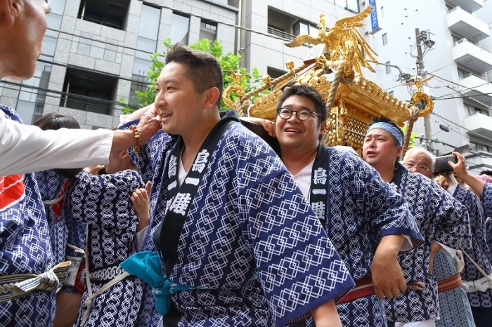 鳥越神社の本社神輿は 昔より千貫神輿と言われますが 都内随一の重さを誇ります 旅プラスの日記