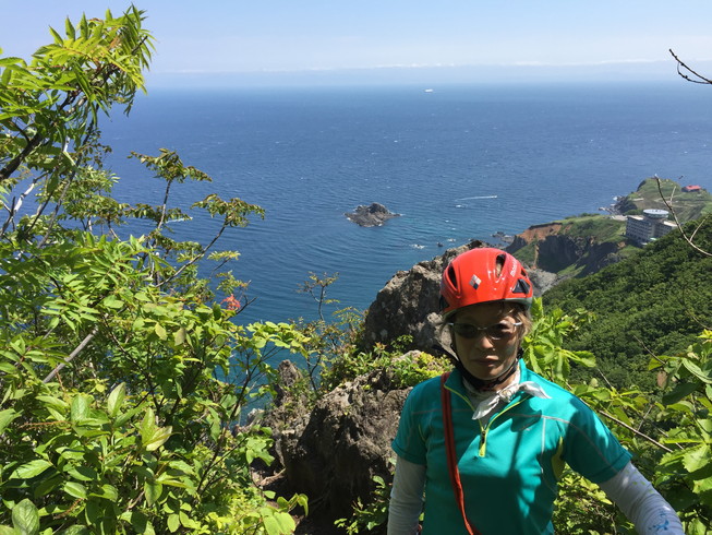 2016年6月 『小樽赤岩、岩を攀じる山女』 June 2016 \"Otaru Red Cliff, Lady Climber\"_c0219616_15304915.jpg