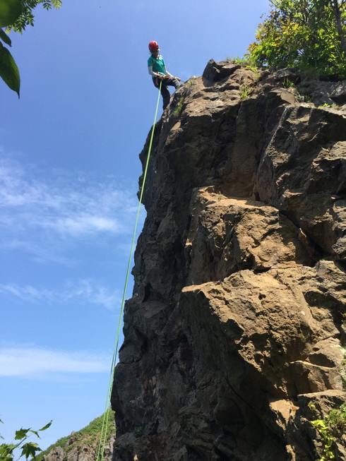 2016年6月 『小樽赤岩、岩を攀じる山女』 June 2016 \"Otaru Red Cliff, Lady Climber\"_c0219616_1533161.jpg