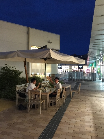 立ち飲みを超える座り飲み_c0113733_23564526.jpg
