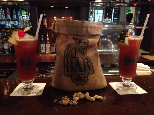 Discover Singapore④ Long Bar at Raffles Hotel_b0306876_23461483.jpg