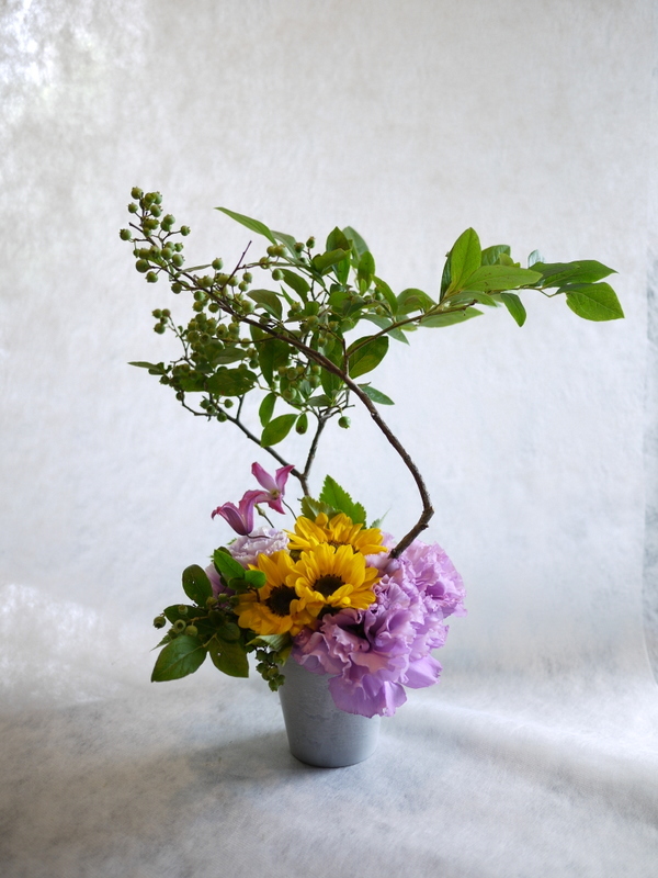 お孫さんからお祖父様のご命日に 富良野市日の出町に発送 札幌 花屋 Mell Flowers お孫さんからお祖父様のご命日に 富良野市日の出町に発送 札幌 花屋 Mell Flowers