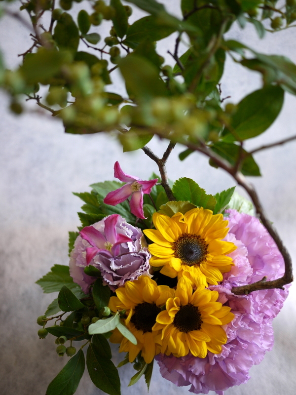 お孫さんからお祖父様のご命日に 富良野市日の出町に発送 札幌 花屋 Mell Flowers