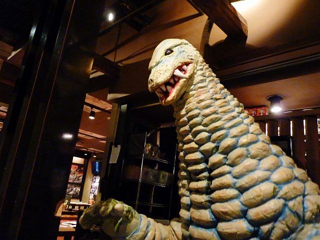 怪獣酒場 レッドキングがやってきた♪ _b0166128_10361146.jpg