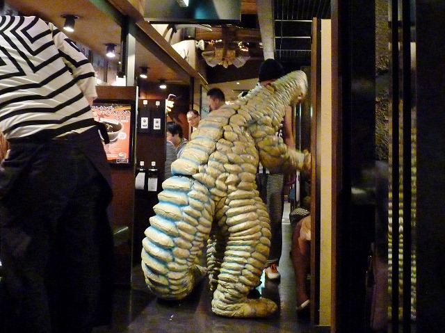 怪獣酒場 レッドキングがやってきた♪ _b0166128_109248.jpg