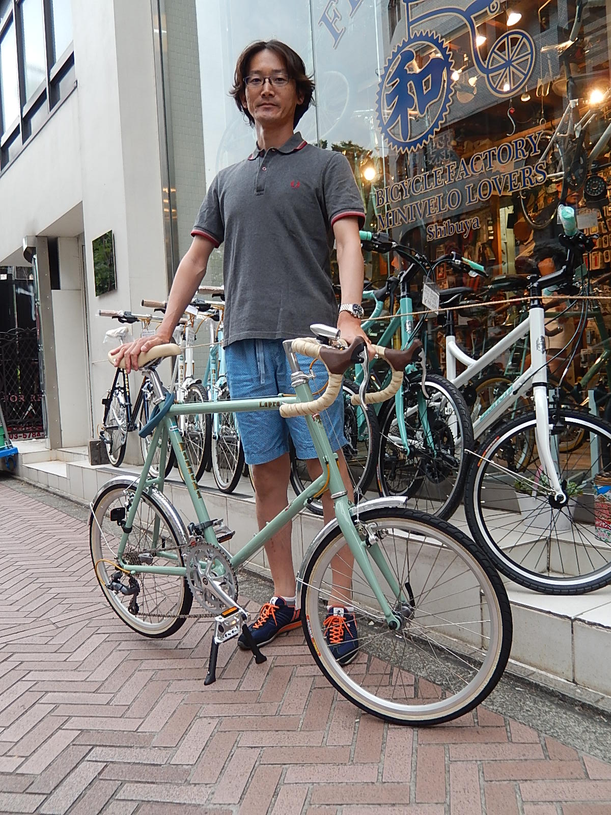6月13日　渋谷　原宿　の自転車屋　FLAME bike前です_e0188759_1218636.jpg