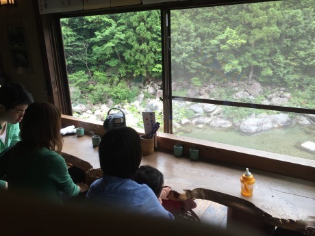 モネの池に行くならここは行っとけ！vol.3　板取川の天然鮎が食べられる徳兵衛茶屋_a0026530_19154021.jpg