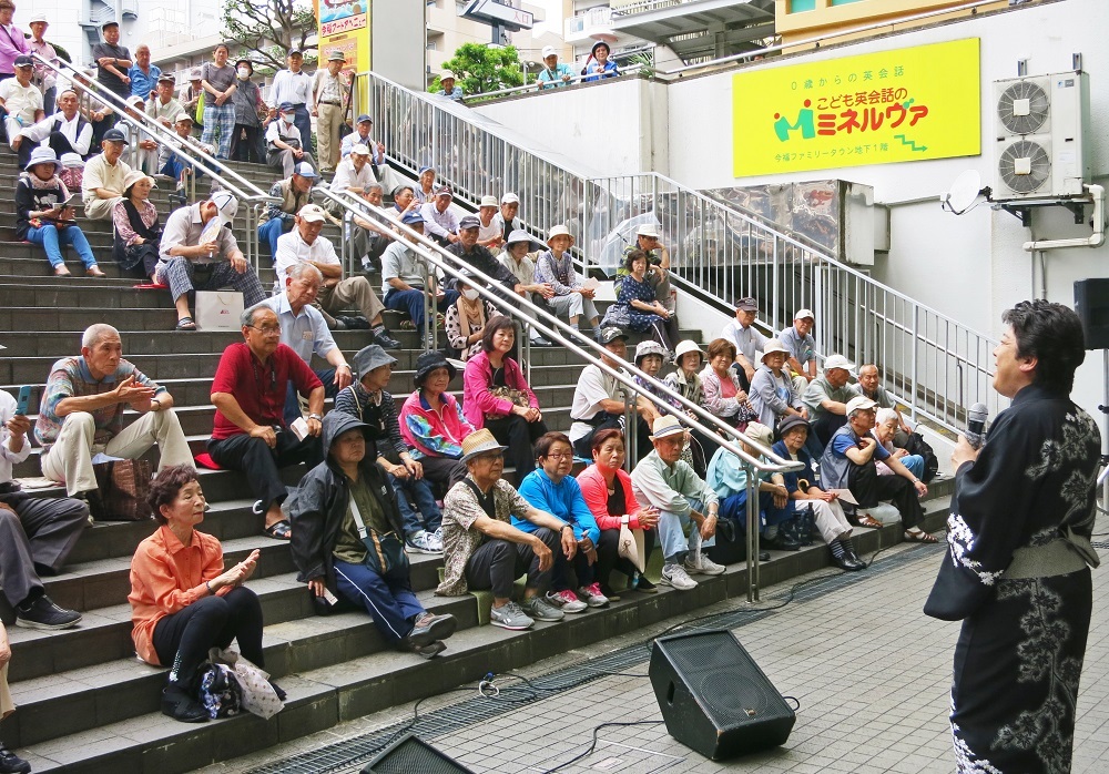 冬酒場・発売記念ミニライブ・イズミヤ今福店_b0083801_00230591.jpg
