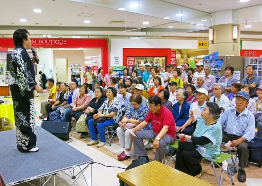 冬酒場・発売記念ミニライブ・イズミヤ千里丘店_b0083801_00475648.jpg