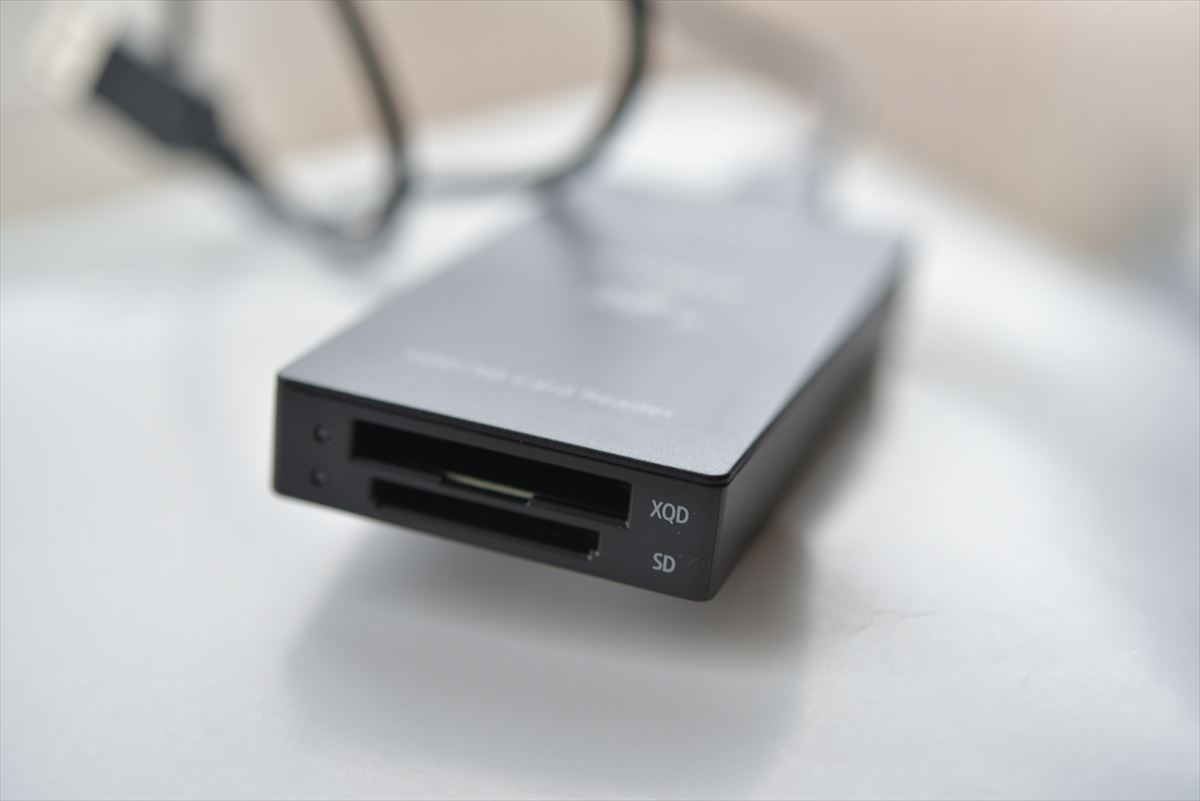 SONY MRW-E90 XQDカードリーダー Amazon | ソニー(ソニー) XQDカードリーダー MRW-E90 BC2 SYM