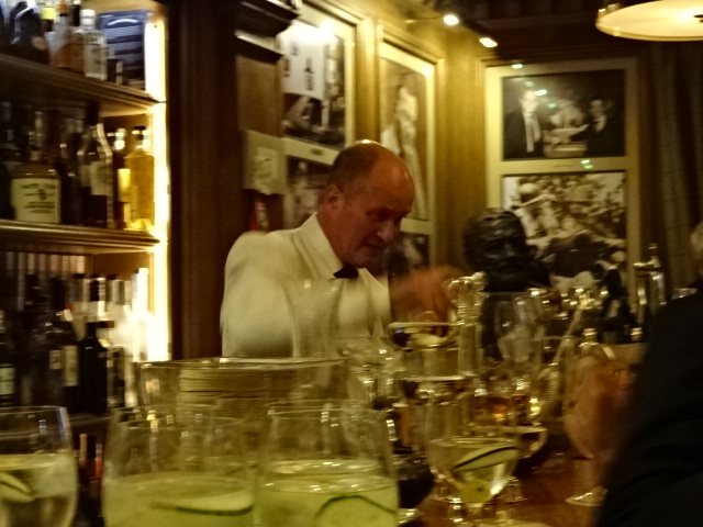 リッツ・パリ＆ヘミングウェイ・バー（パリ１区）　Ritz Paris & Hemingway Bar_d0347869_64507.jpg