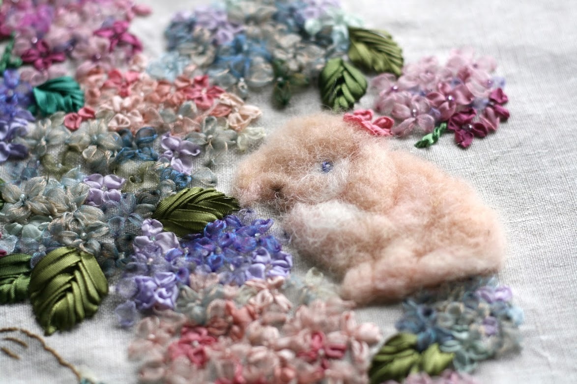  【季節を彩るリボン刺繍】花冠のクレア-秋色アジサイ-_a0157409_10313154.jpg