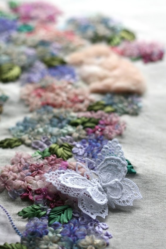  【季節を彩るリボン刺繍】花冠のクレア-秋色アジサイ-_a0157409_10370180.jpg
