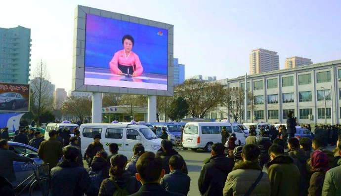 衝撃：北朝鮮の金正恩、女性自爆テロで首飛ばされて死亡！_a0348309_1335154.jpg