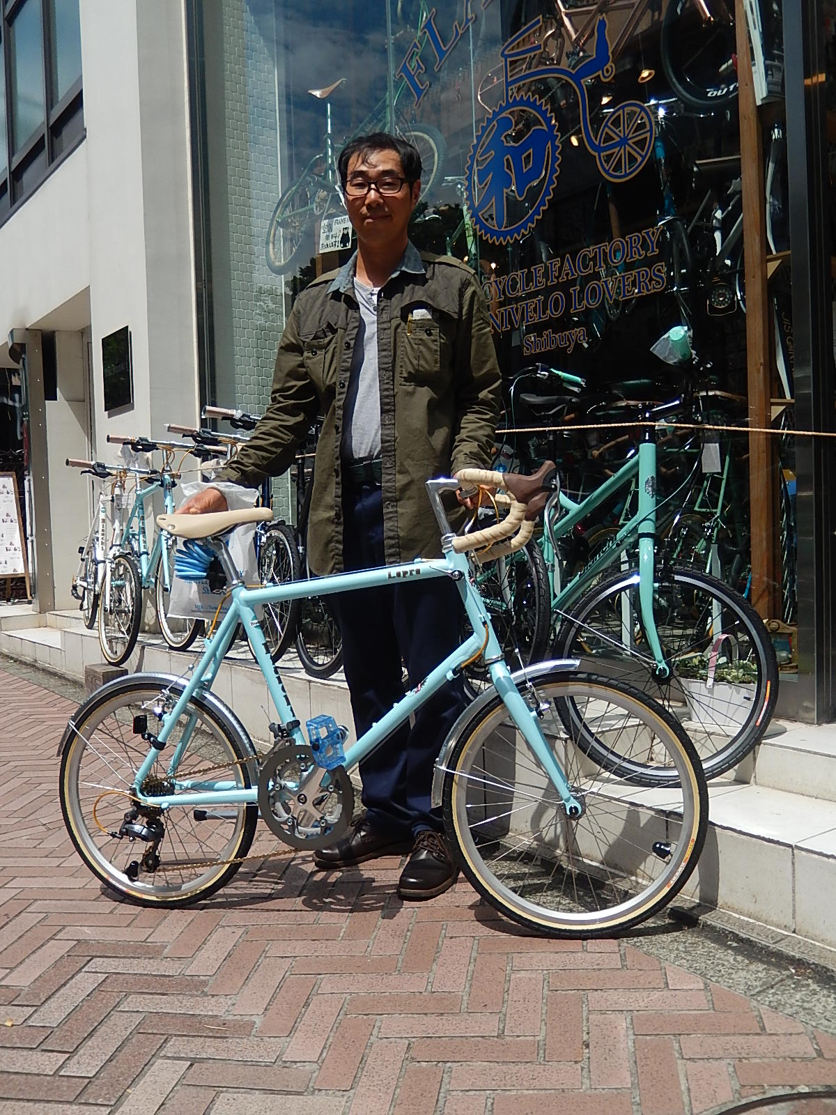 6月17日 渋谷 原宿 の自転車屋 FLAME bike前です_e0188759_19445037.jpg