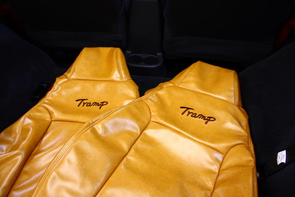 trampオリジナルシートカバー取り付け_f0105425_18485024.jpg