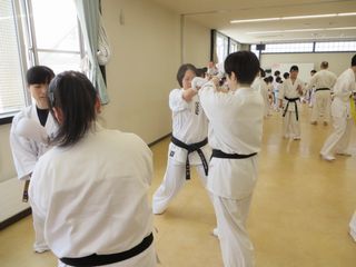 日曜空手 新琴似・新川教室_c0118332_14141316.jpg