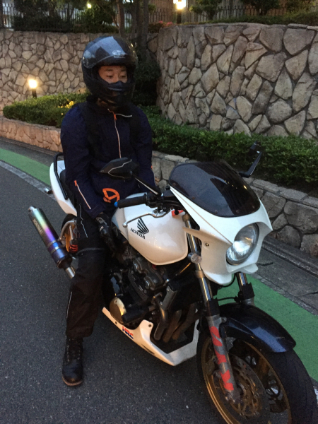 バイクで帰って来た息子_f0305632_10400562.jpg