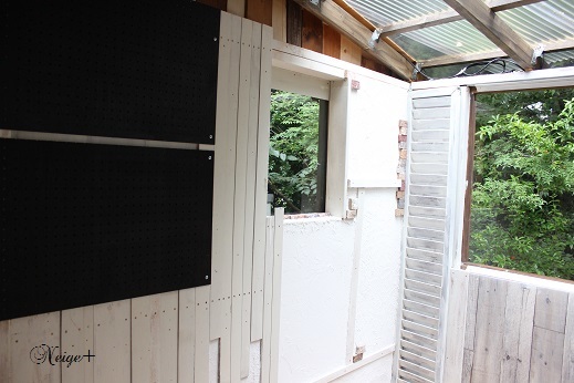 DIY小屋作り7(内装壁)小屋の中は端材を使った節約施工でジャンク風に♪_f0023333_22224195.jpg
