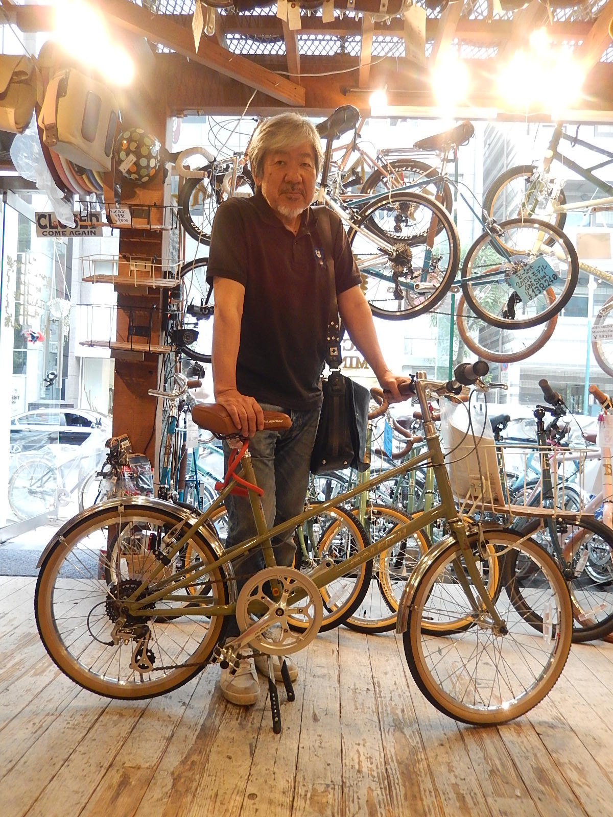 6月19日 渋谷 原宿 の自転車屋 FLAME bike前です_e0188759_1751212.jpg