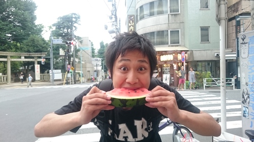 「スイカの似合う奴」_a0075684_22232123.jpg