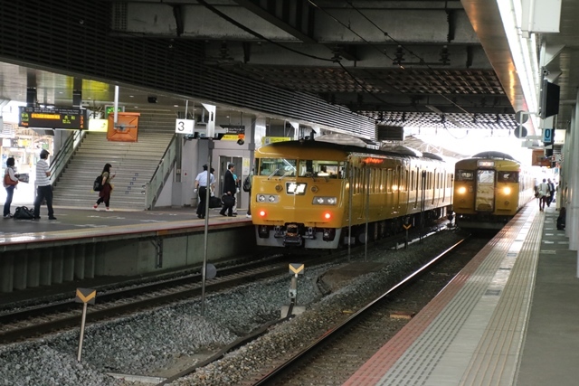 藤田八束の鉄道写真 山陽本線岡山駅にて写真を撮る 岡山駅は元気いっぱい 藤田八束の日記 藤田八束の鉄道写真 山陽本線岡山駅にて写真を撮る 岡山駅は元気いっぱい 藤田八束の日記