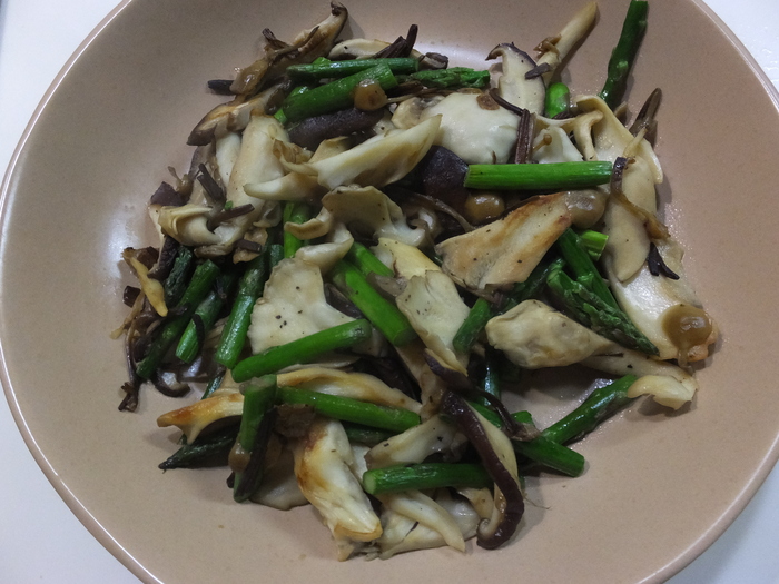 愛別産のキノコでMOCO\'Sキッチン風!!_c0226202_21211593.jpg