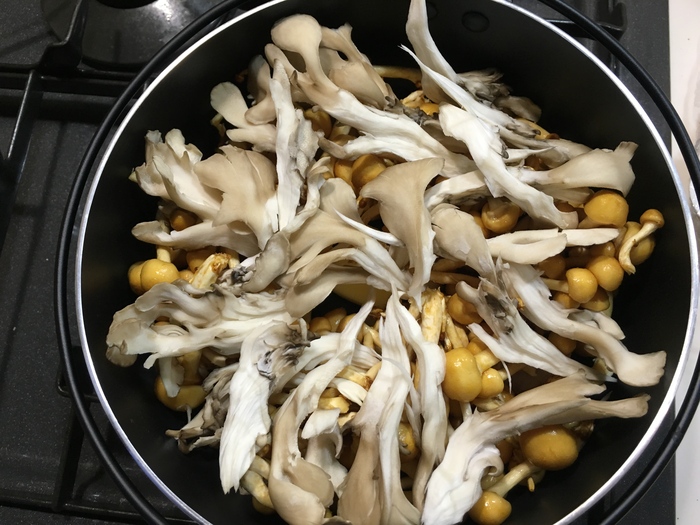 愛別産のキノコでMOCO\'Sキッチン風!!_c0226202_21232362.jpg