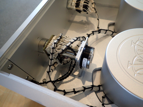 BESPOKE AUDIO Passiv Pre-amprifier を試聴しました。_b0262449_18150306.jpg