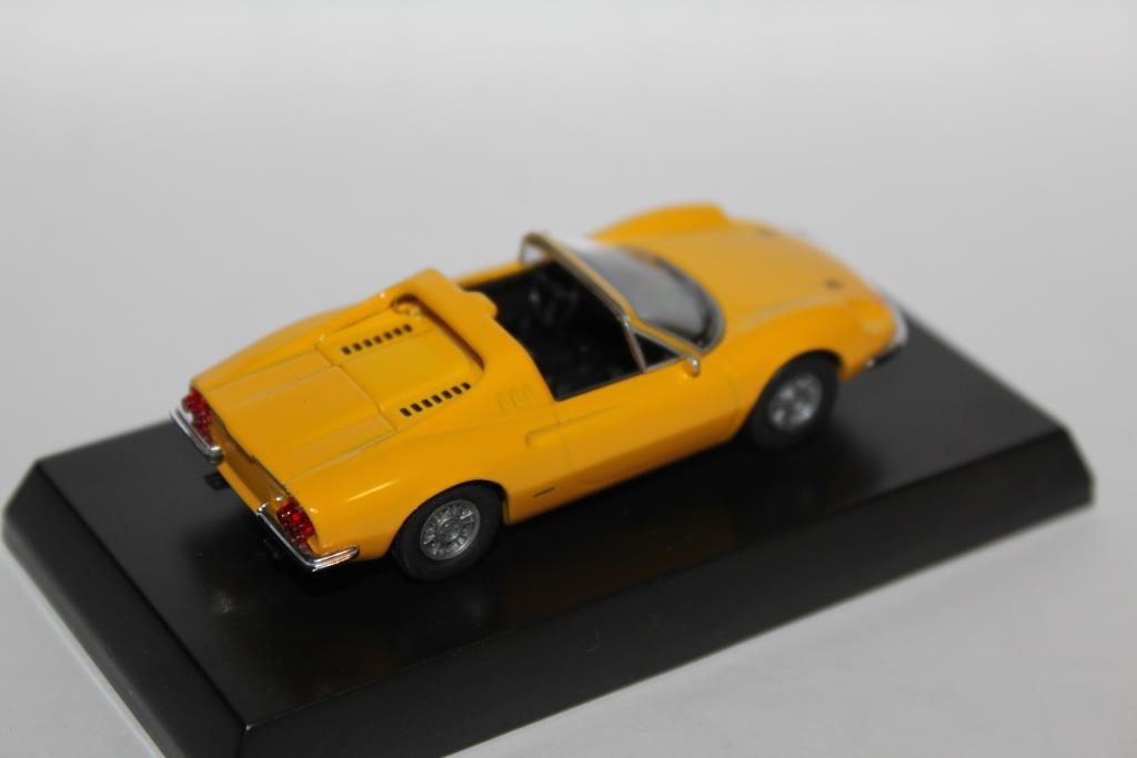 1/64 Kyosho Ferrari 4 Dino 246 GTS_b0285587_7462246.jpg