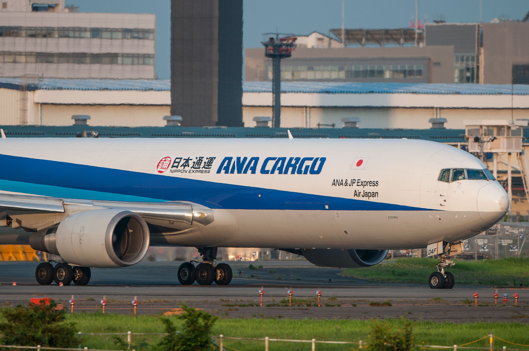 Boeing 767-300 / JA604F - 日本通運 - : SKY LOUNGE GARDEN Boeing 767-300 / JA604F - 日本通運 - : SKY LOUNGE GARDEN