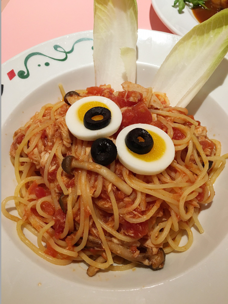 新宿に「魔法の国のアリス」レストランが!平日ランチはかなり空いているかも!_e0171573_205389.jpg