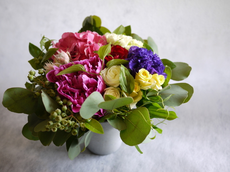 父の日に ポップでカラフル 元気が出る感じ 藻岩下にお届け 札幌 花屋 Mell Flowers